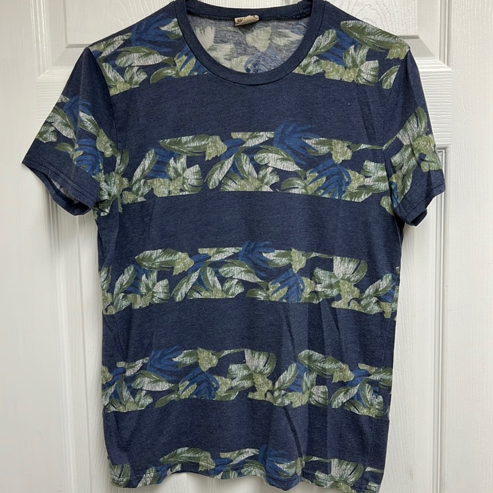 Hollister California size small S men tee shortsleeved blue tropical shirt